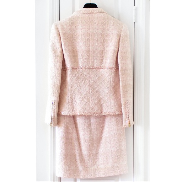 Iconic Chanel Vintage Spring 1995 Pink Jacket Suit - Picture 5 of 16